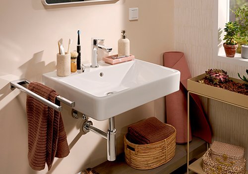 Ein montiertes Waschbecken 